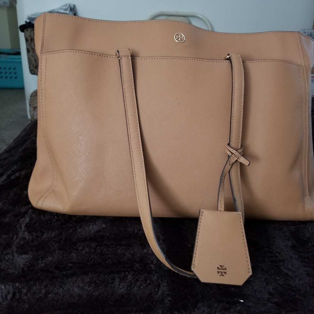 Tory Burch Tan Tote Bag. Beautiful bag.